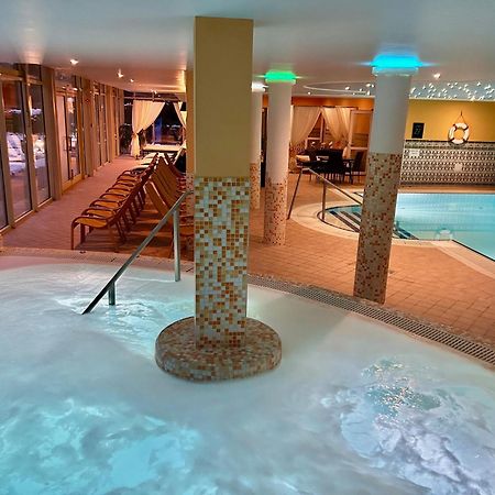 Calimbra Wellness Hotel Superior Miskolc Buitenkant foto