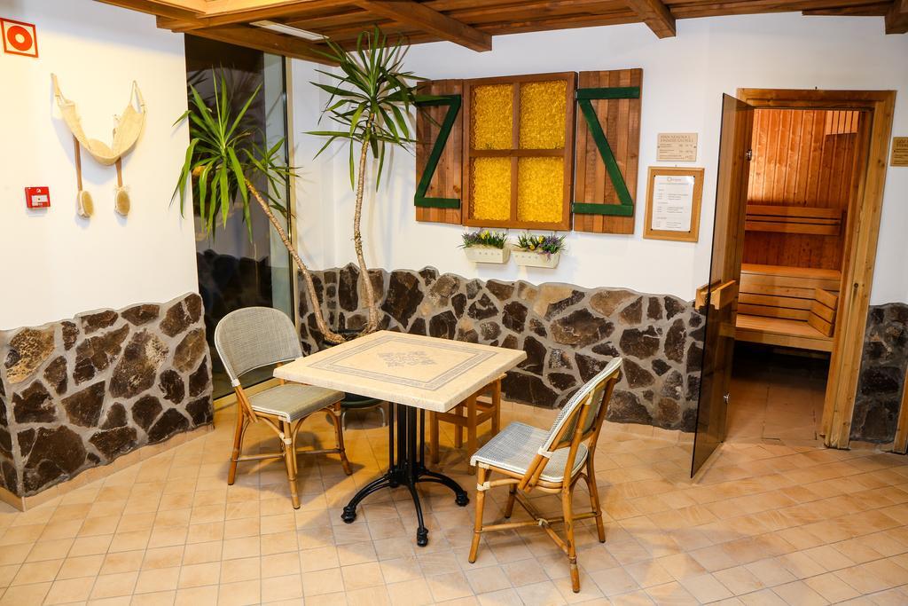 Calimbra Wellness Hotel Superior Miskolc Buitenkant foto