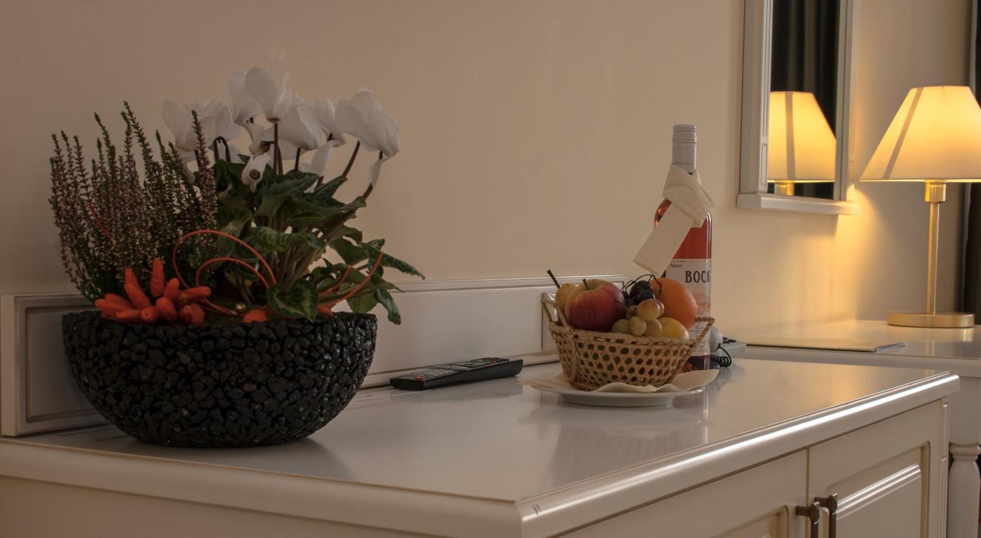 Calimbra Wellness Hotel Superior Miskolc Buitenkant foto