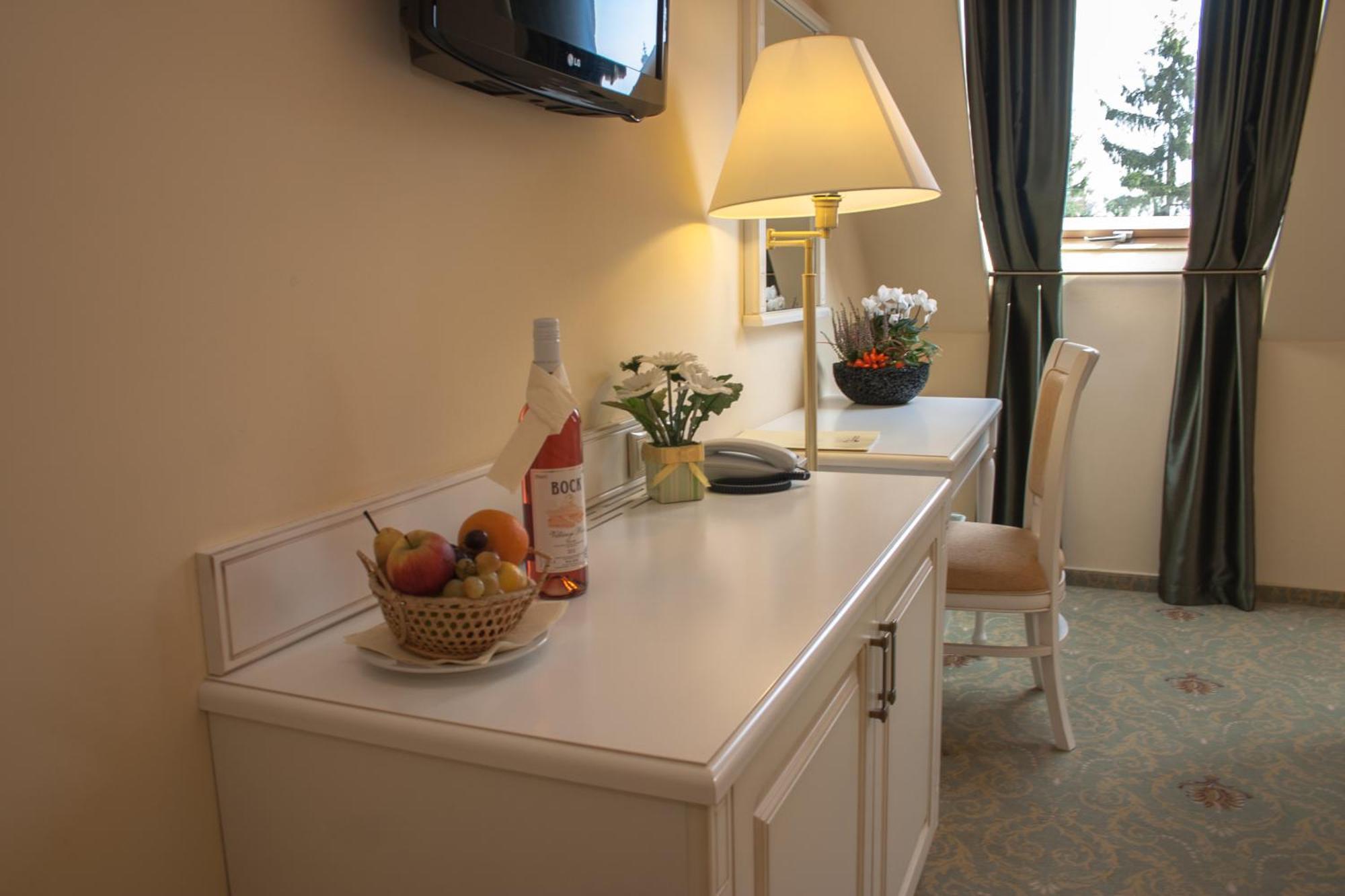 Calimbra Wellness Hotel Superior Miskolc Buitenkant foto