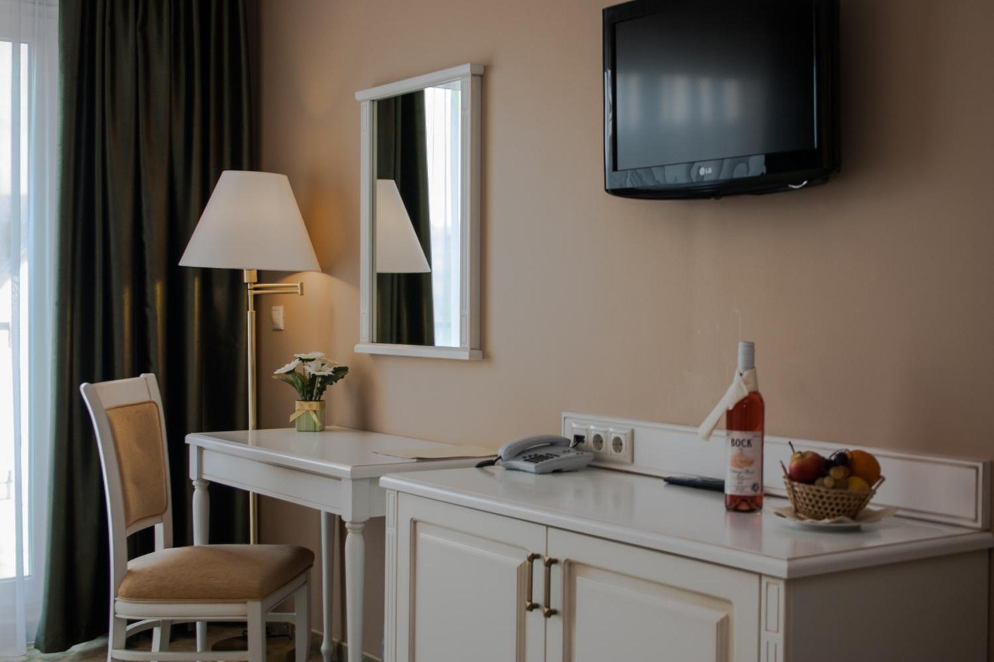 Calimbra Wellness Hotel Superior Miskolc Buitenkant foto