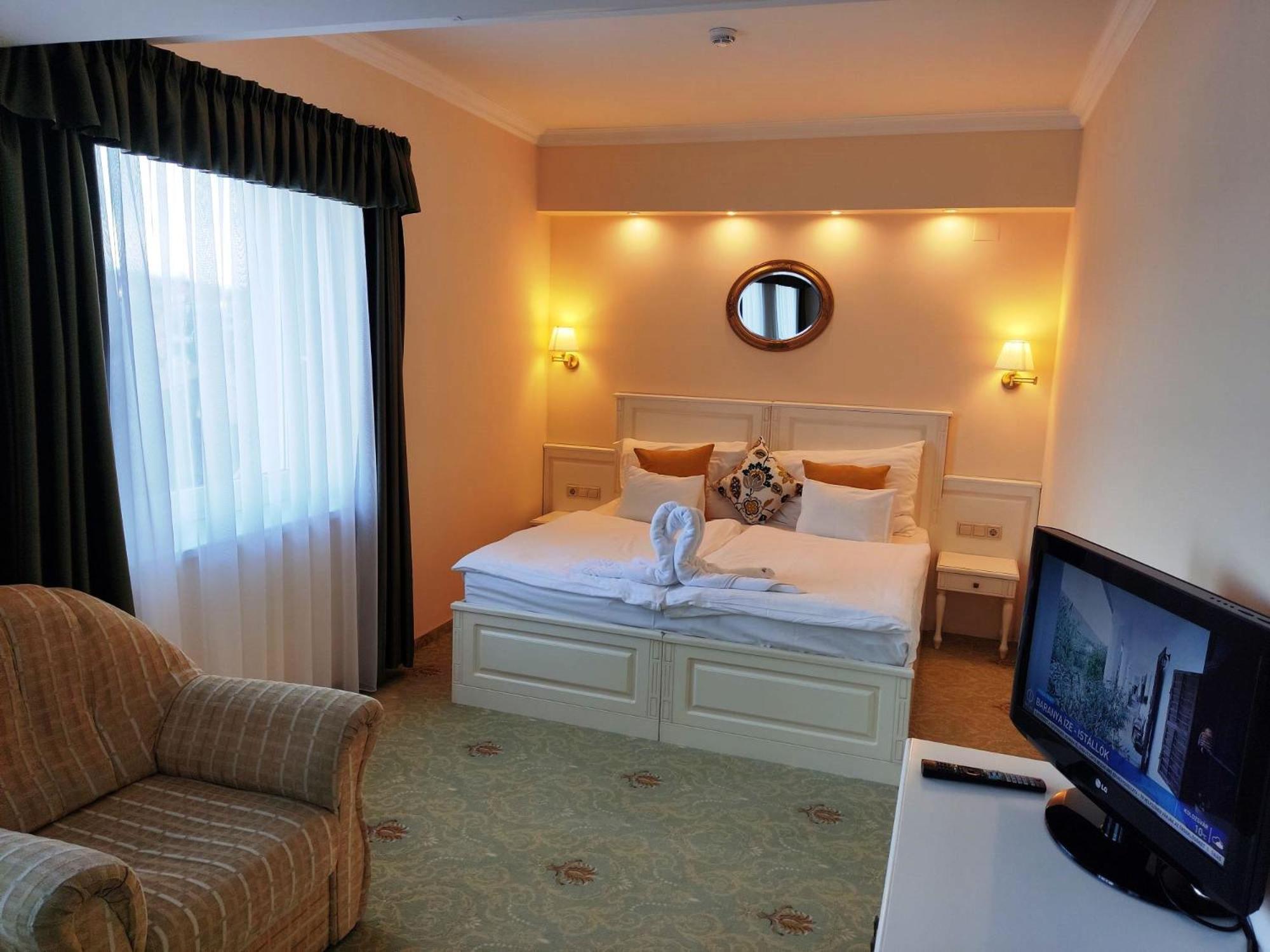 Calimbra Wellness Hotel Superior Miskolc Buitenkant foto