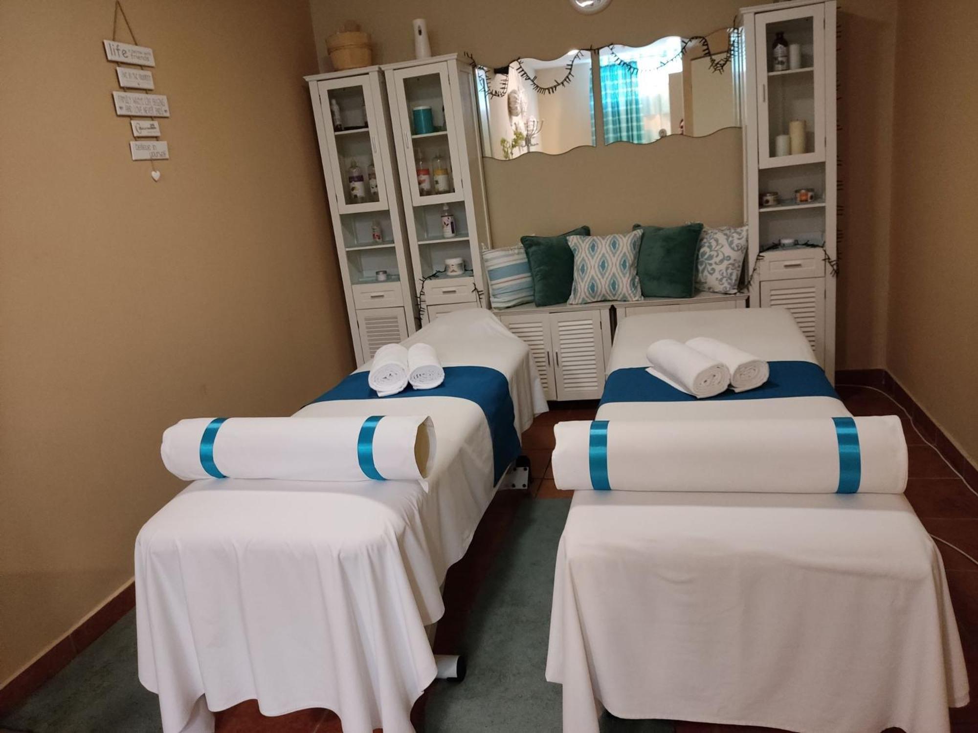 Calimbra Wellness Hotel Superior Miskolc Buitenkant foto
