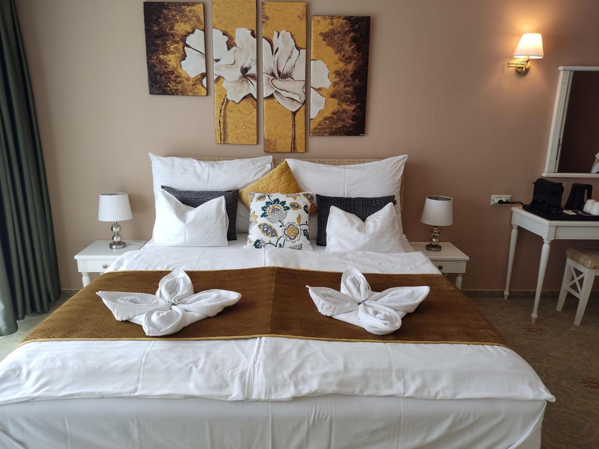 Calimbra Wellness Hotel Superior Miskolc Buitenkant foto