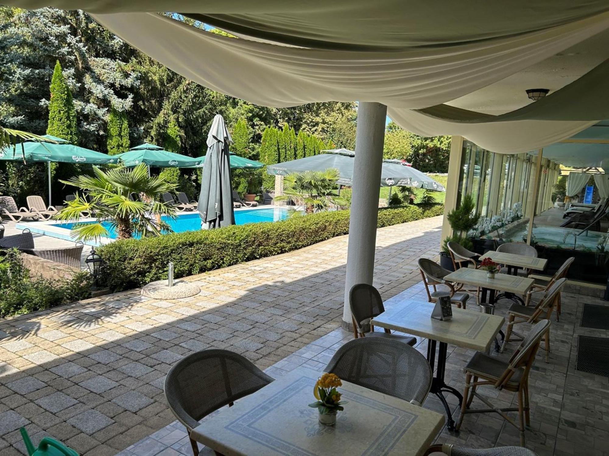 Calimbra Wellness Hotel Superior Miskolc Buitenkant foto