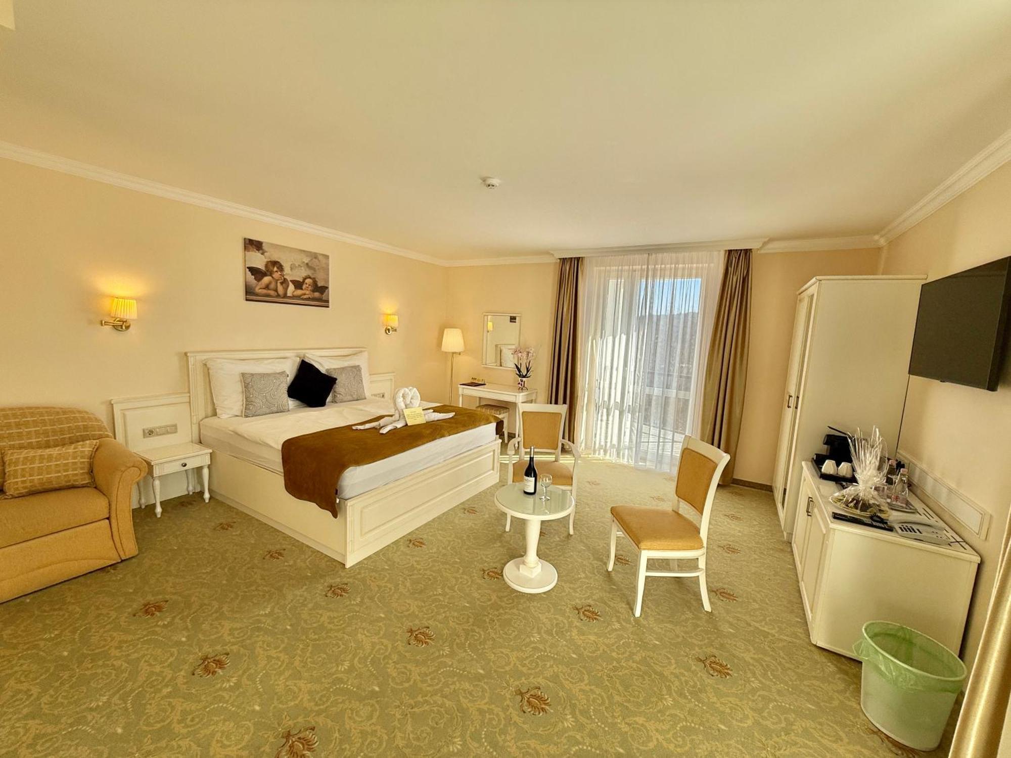Calimbra Wellness Hotel Superior Miskolc Buitenkant foto