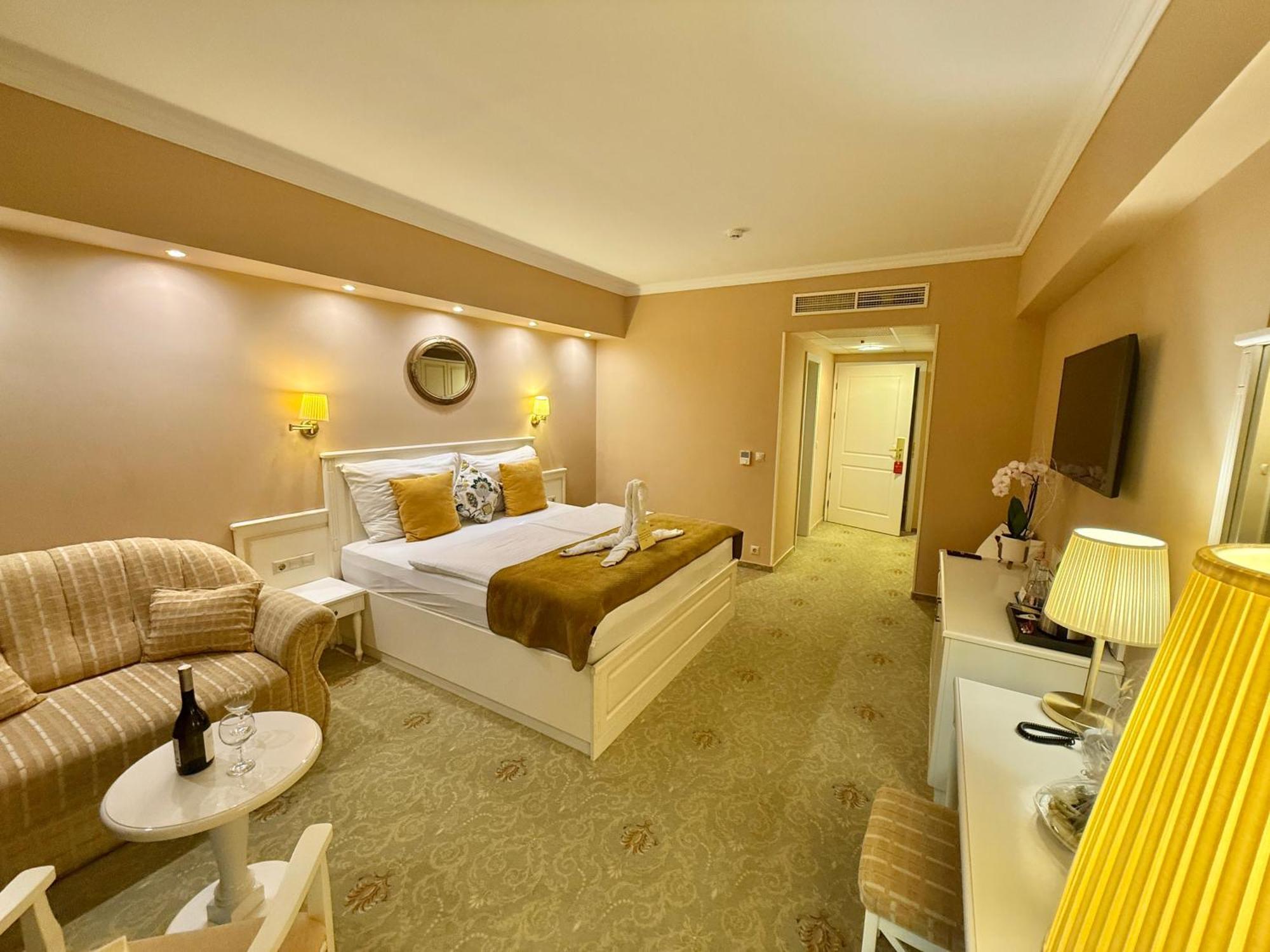 Calimbra Wellness Hotel Superior Miskolc Buitenkant foto