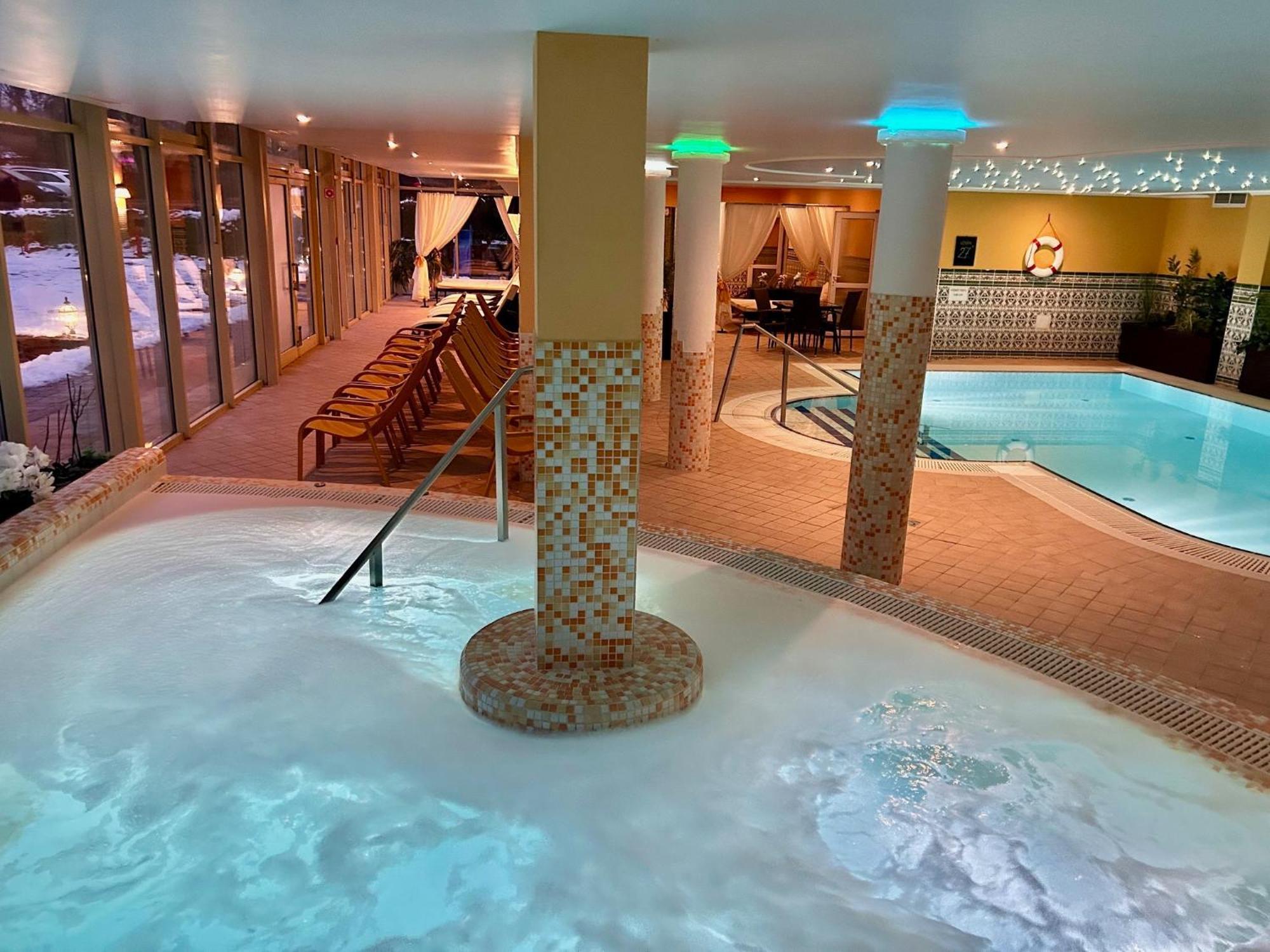 Calimbra Wellness Hotel Superior Miskolc Buitenkant foto