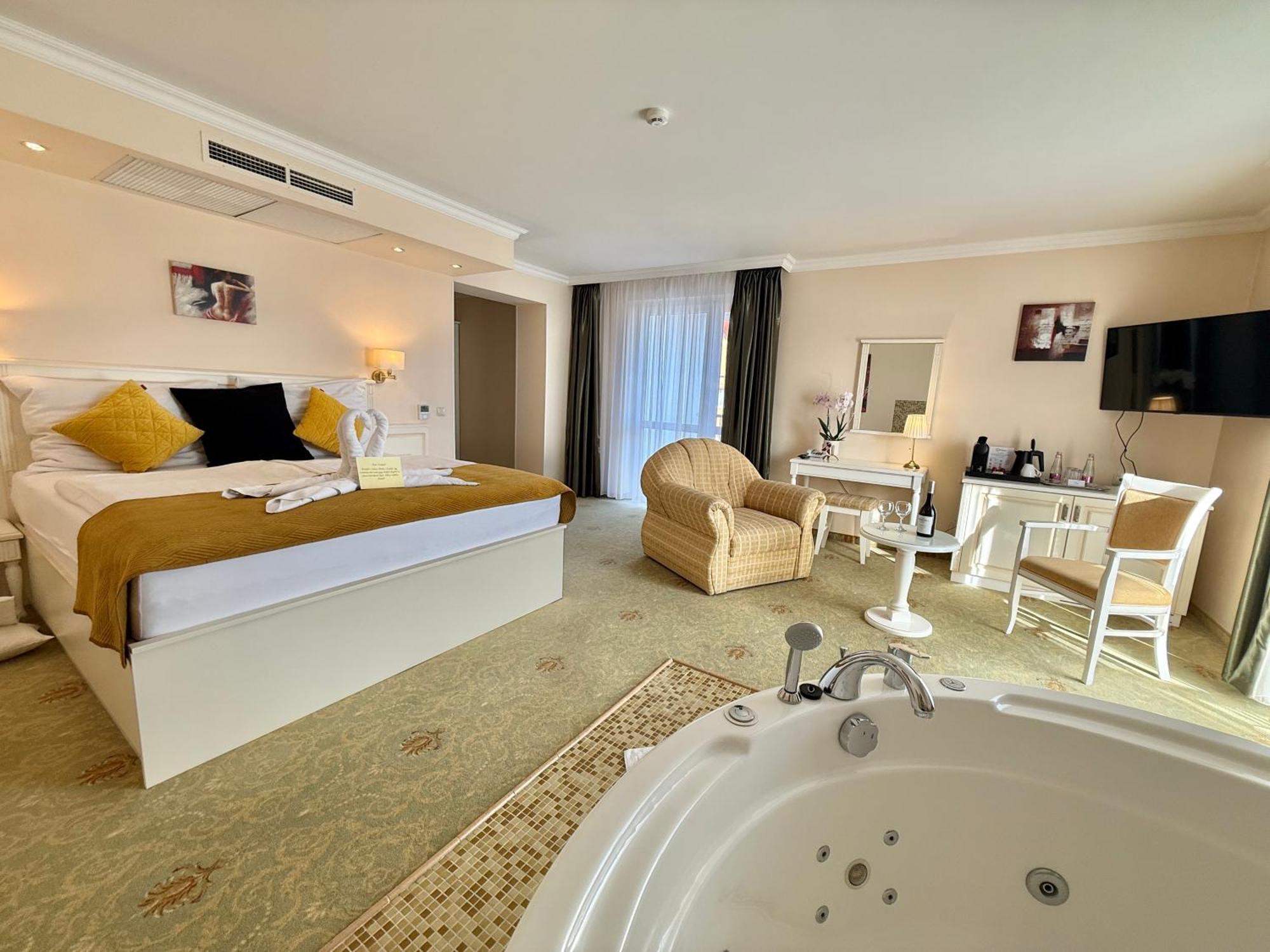 Calimbra Wellness Hotel Superior Miskolc Buitenkant foto
