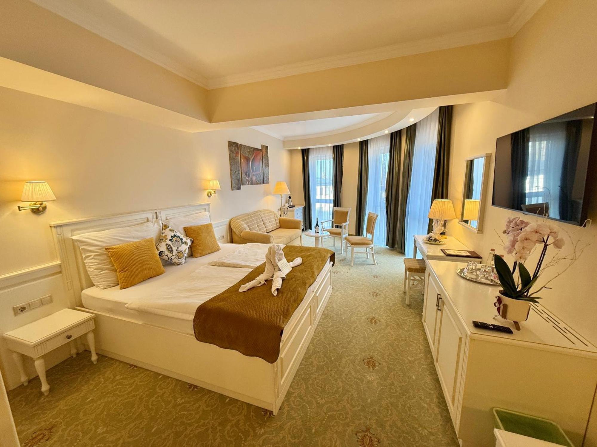 Calimbra Wellness Hotel Superior Miskolc Buitenkant foto