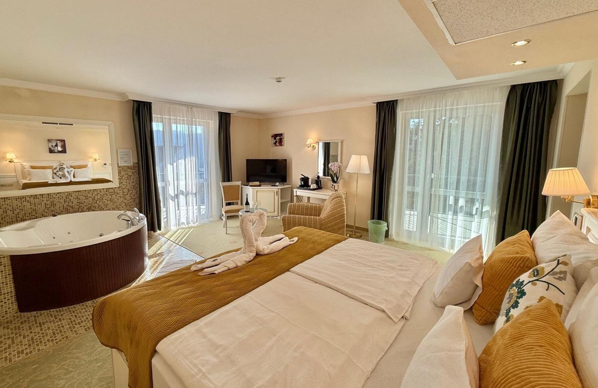 Calimbra Wellness Hotel Superior Miskolc Buitenkant foto