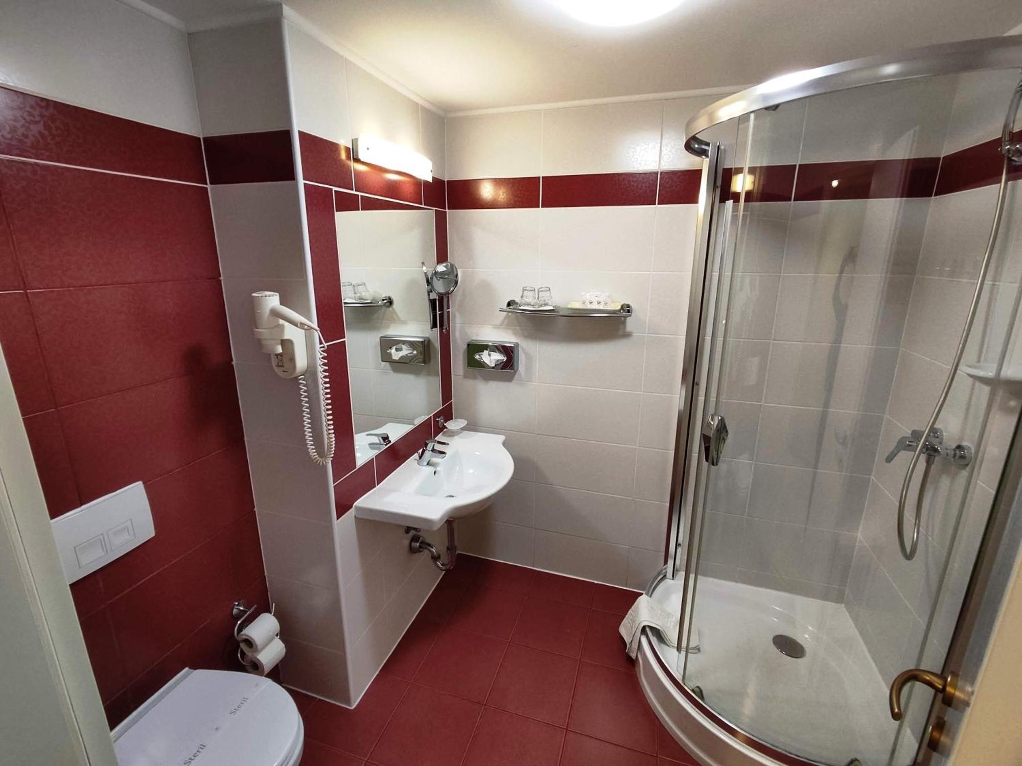 Calimbra Wellness Hotel Superior Miskolc Buitenkant foto