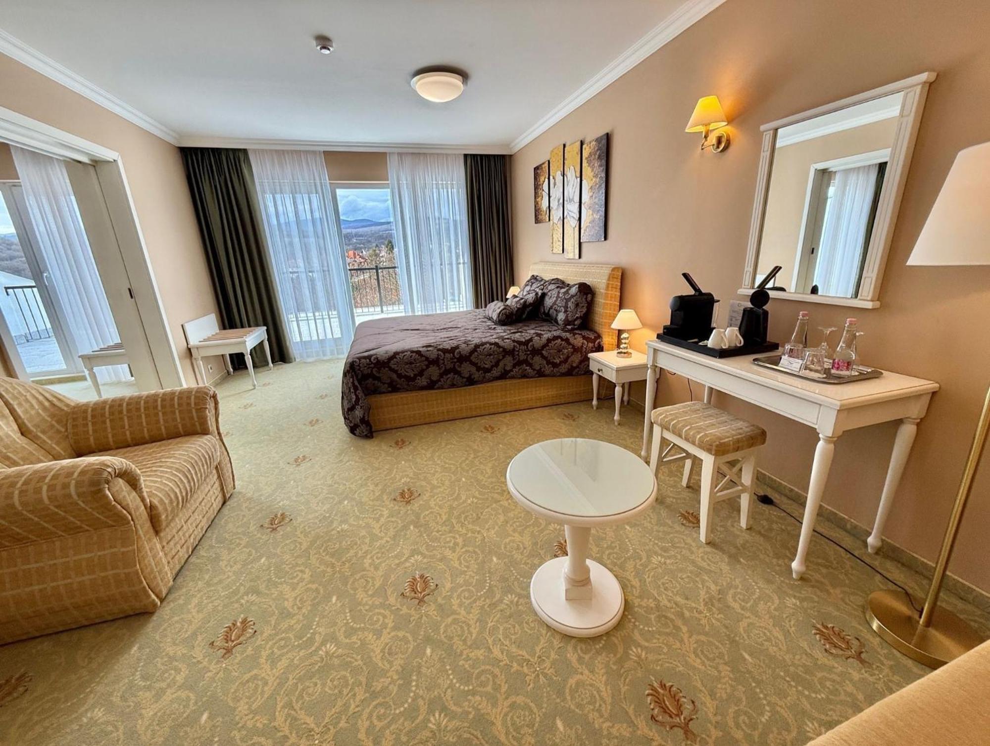 Calimbra Wellness Hotel Superior Miskolc Buitenkant foto