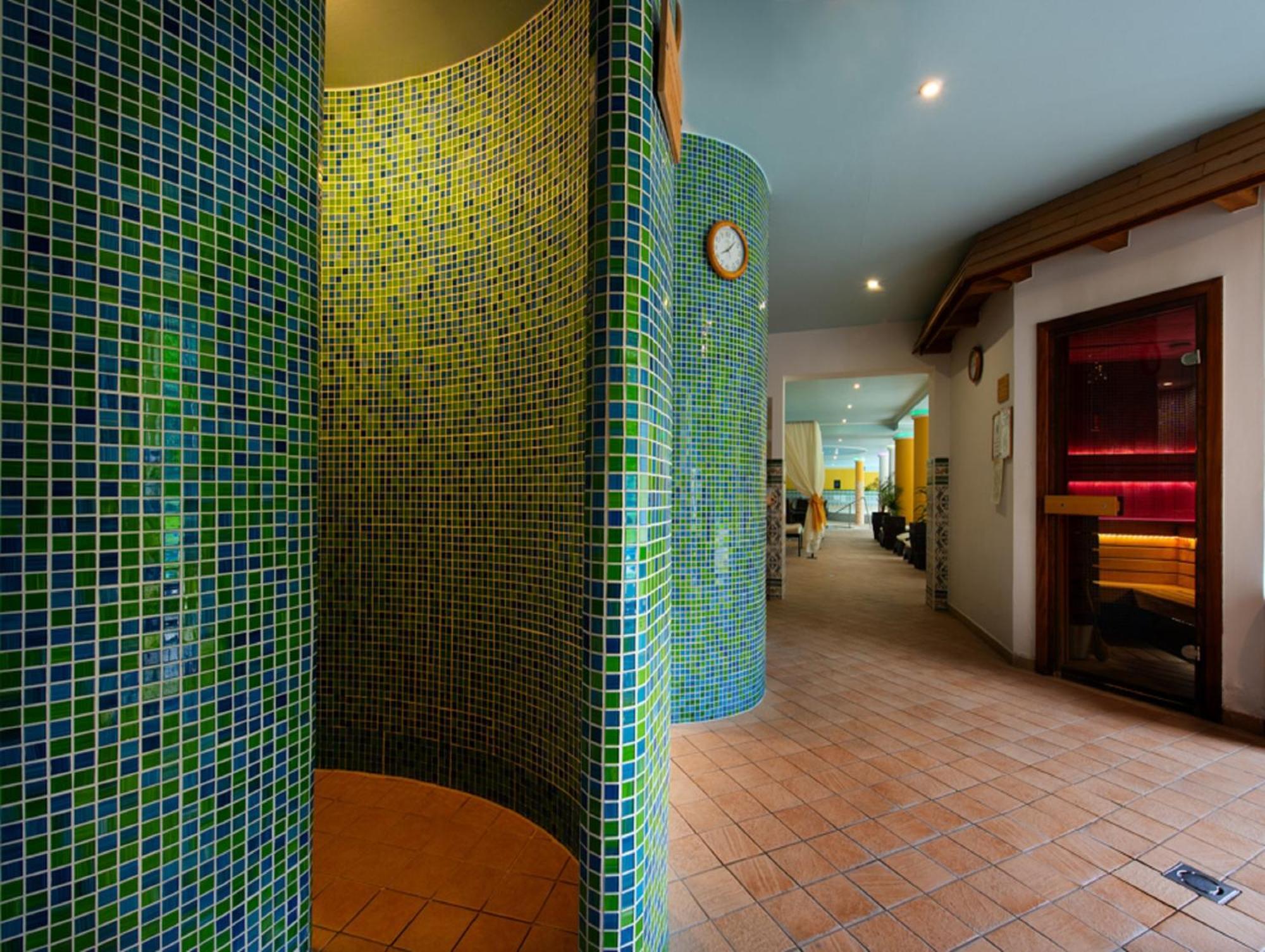Calimbra Wellness Hotel Superior Miskolc Buitenkant foto