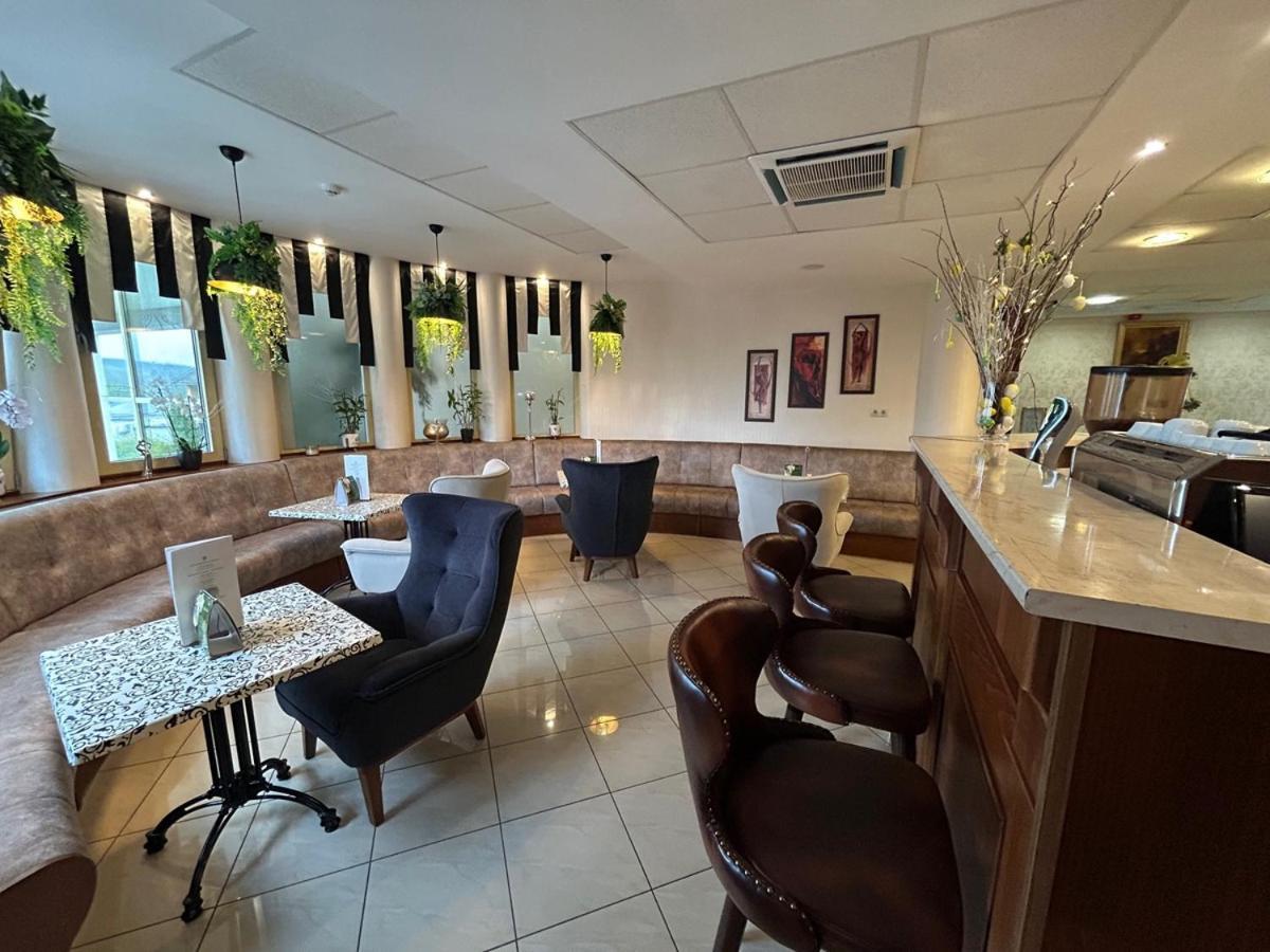 Calimbra Wellness Hotel Superior Miskolc Buitenkant foto