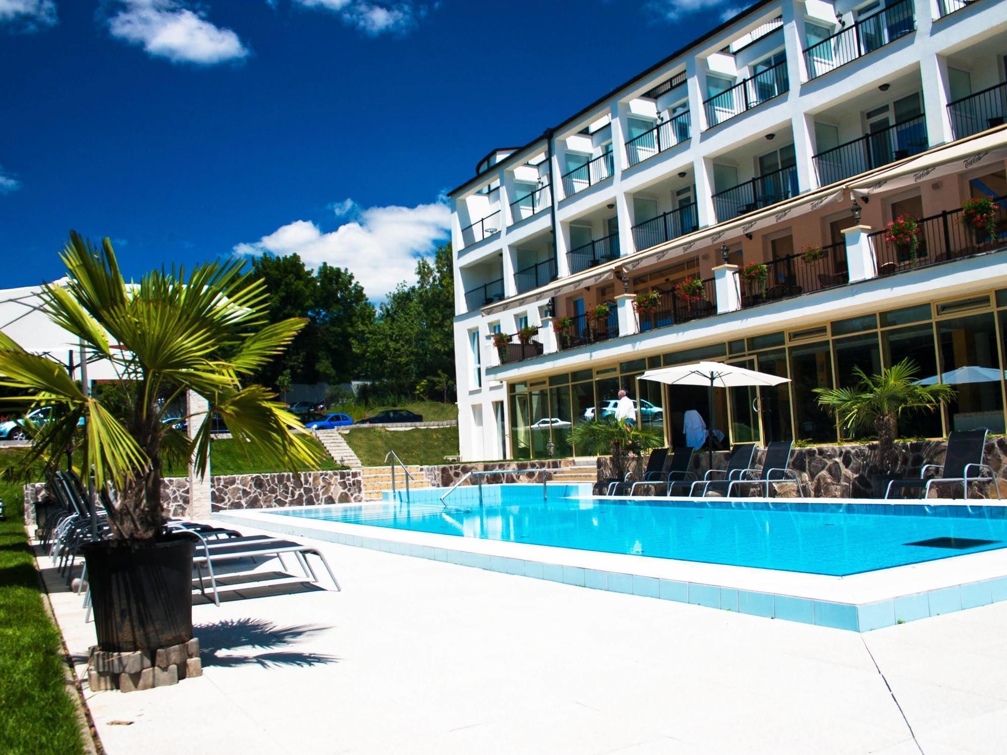 Calimbra Wellness Hotel Superior Miskolc Buitenkant foto